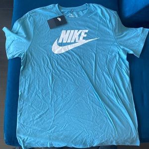 Nike Men’s Tee- Largre